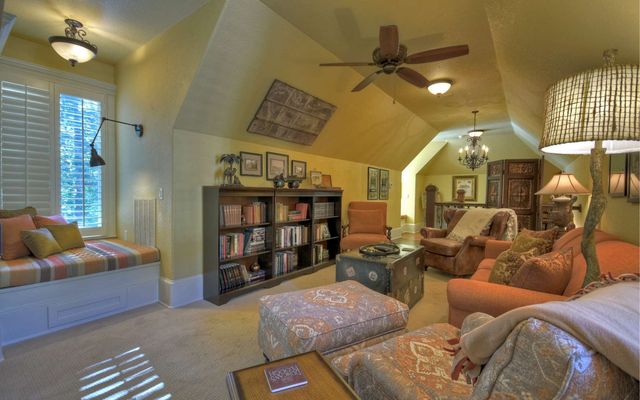 474 Stewart Camp Point Road, Blue Ridge, GA 30513