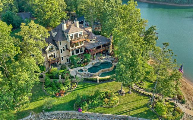 474 Stewart Camp Point Road, Blue Ridge, GA 30513