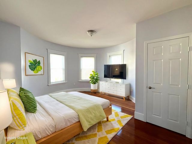 26 Howes 3, Boston, MA 02125