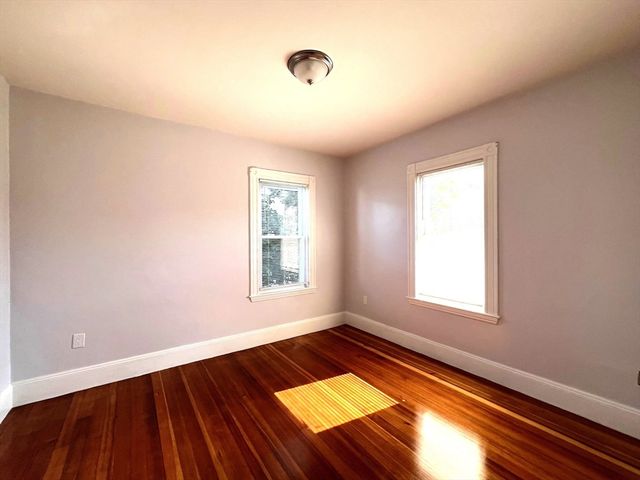 26 Howes 3, Boston, MA 02125