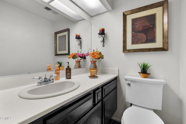 19431 Sherman Way 6, Reseda, CA 91335