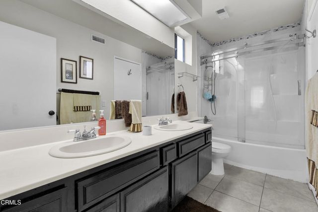 19431 Sherman Way 6, Reseda, CA 91335