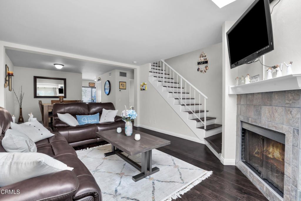 19431 Sherman Way 6, Reseda, CA 91335
