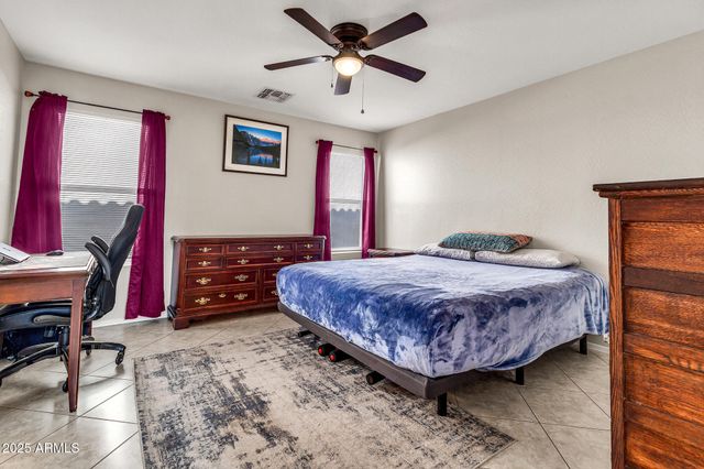 31339 N BLACKFOOT Drive, San Tan Valley, AZ 85143