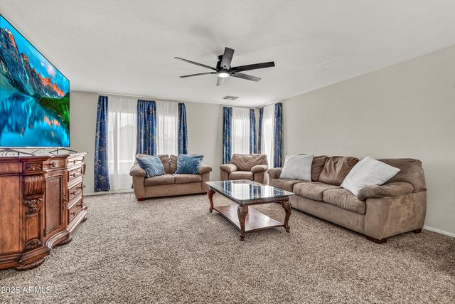 31339 N BLACKFOOT Drive, San Tan Valley, AZ 85143