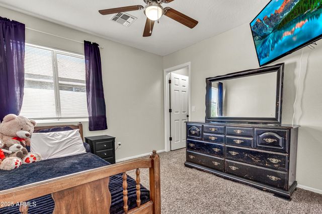 31339 N BLACKFOOT Drive, San Tan Valley, AZ 85143