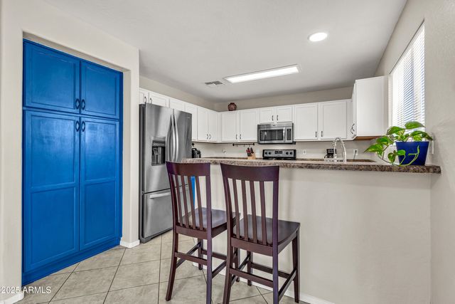 31339 N BLACKFOOT Drive, San Tan Valley, AZ 85143