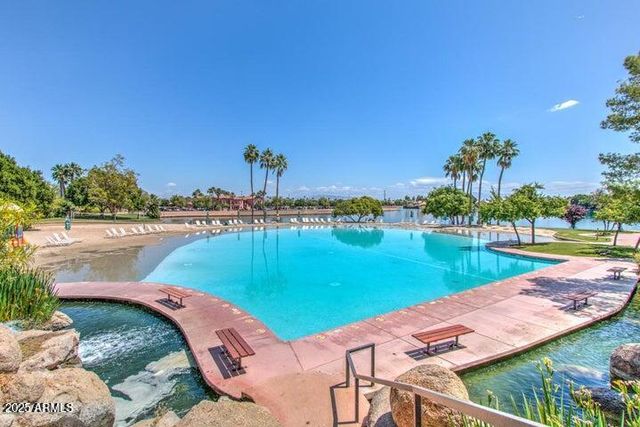 1633 E LAKESIDE Drive 66, Gilbert, AZ 85234