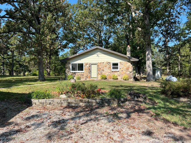 5089 County Road 4610, Pomona, MO 65789