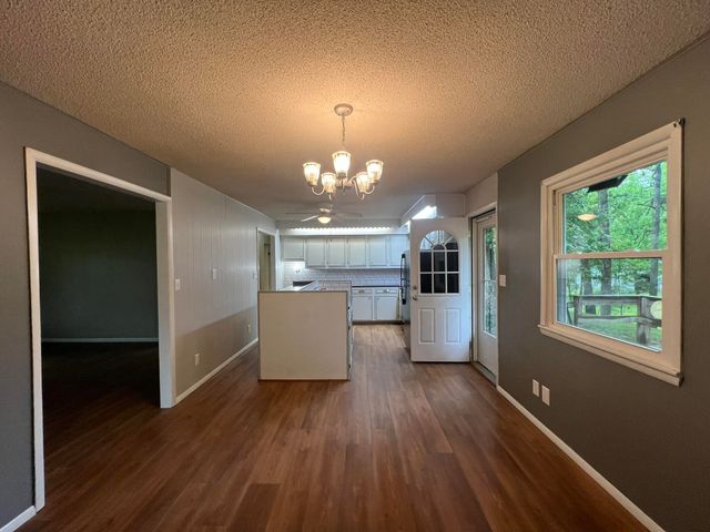 5089 County Road 4610, Pomona, MO 65789