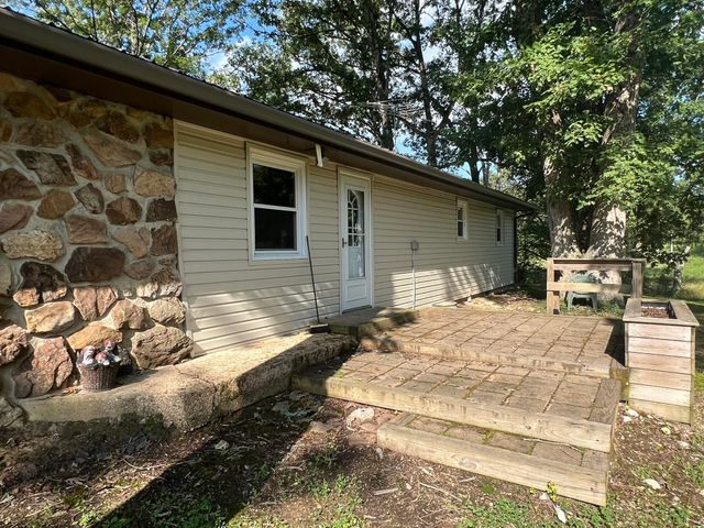 5089 County Road 4610, Pomona, MO 65789