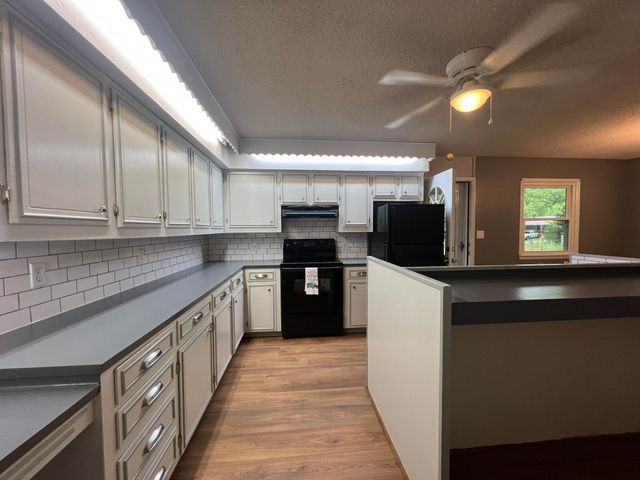 5089 County Road 4610, Pomona, MO 65789