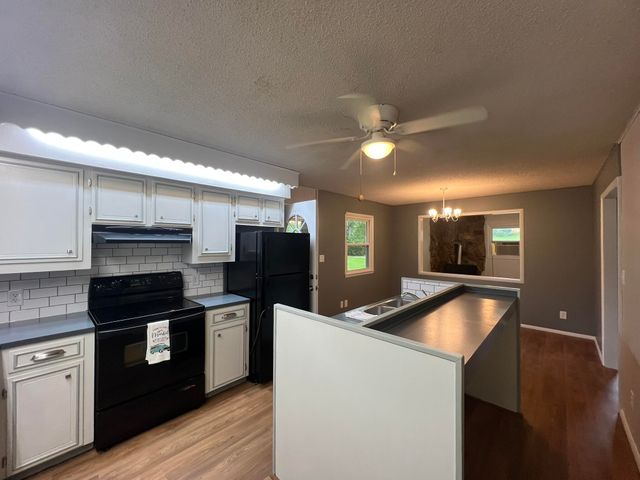 5089 County Road 4610, Pomona, MO 65789