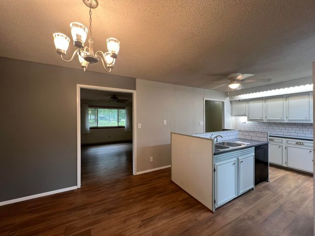 5089 County Road 4610, Pomona, MO 65789