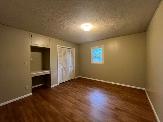 5089 County Road 4610, Pomona, MO 65789