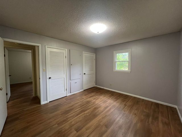 5089 County Road 4610, Pomona, MO 65789