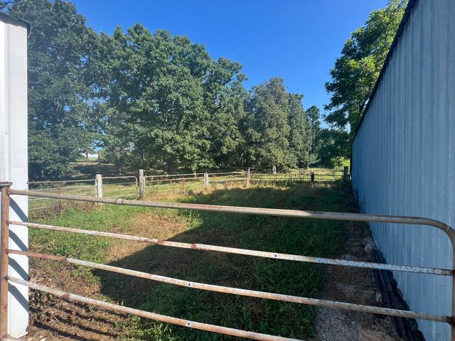 5089 County Road 4610, Pomona, MO 65789