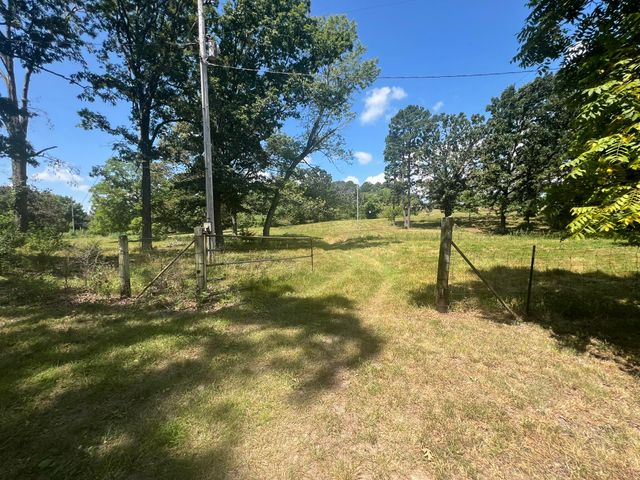 5089 County Road 4610, Pomona, MO 65789