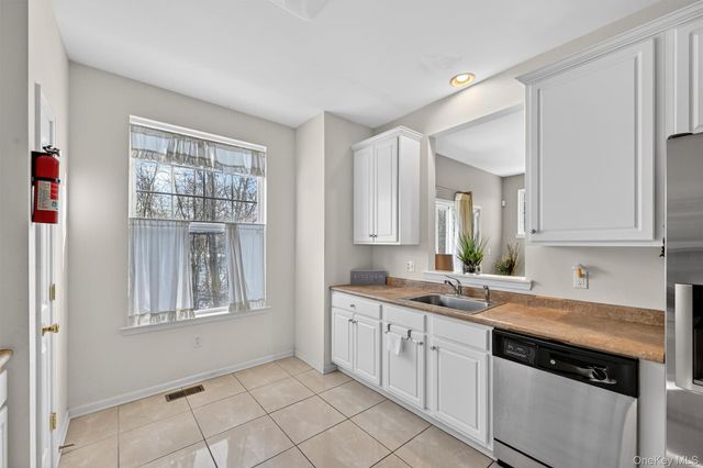 40 Cornwall Lane, Middletown, NY 10940