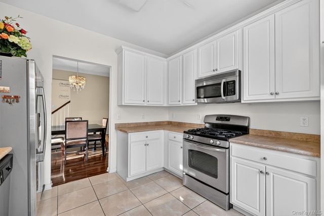 40 Cornwall Lane, Middletown, NY 10940