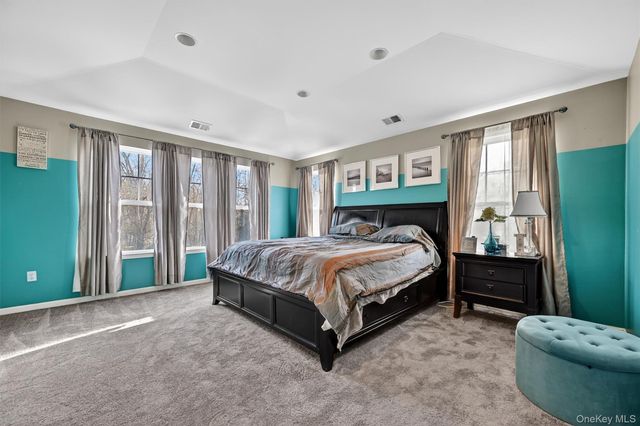 40 Cornwall Lane, Middletown, NY 10940