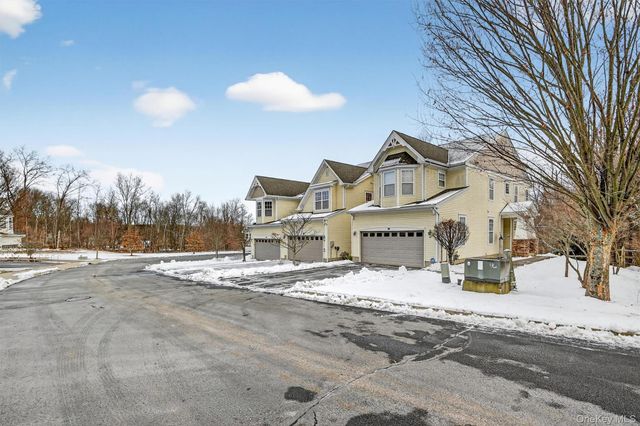 40 Cornwall Lane, Middletown, NY 10940