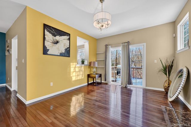 40 Cornwall Lane, Middletown, NY 10940