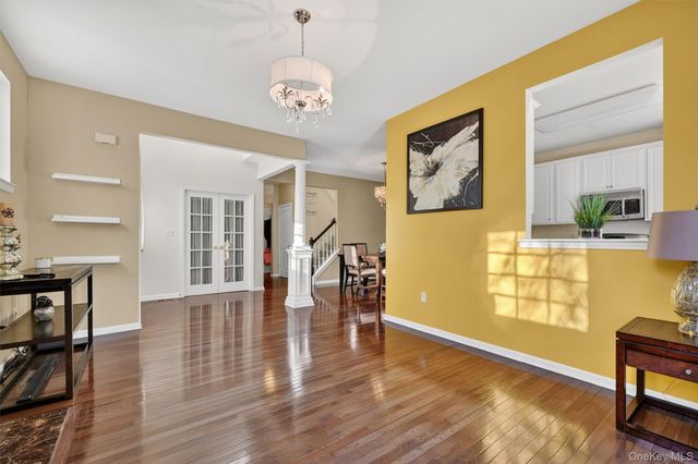 40 Cornwall Lane, Middletown, NY 10940