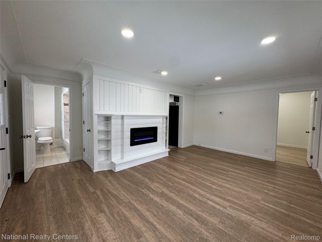 4915 Clarkston Road, Independence Charter Township, MI 48348