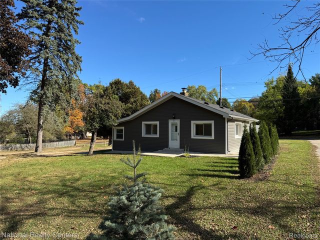 4915 Clarkston Road, Independence Charter Township, MI 48348