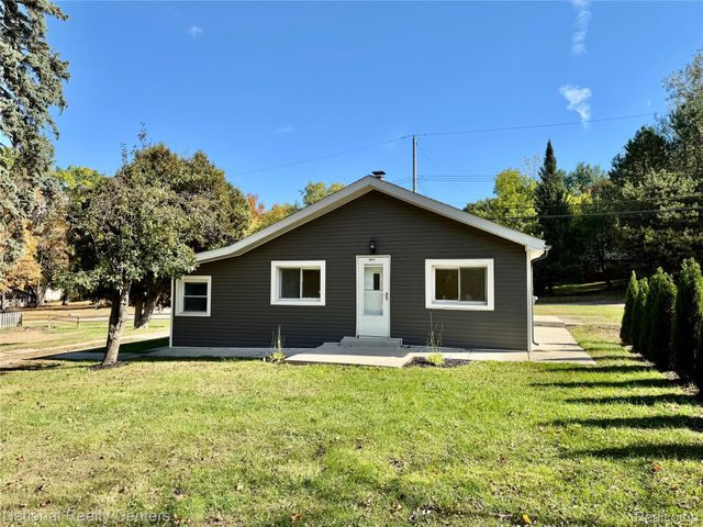 4915 Clarkston Road, Independence Charter Township, MI 48348