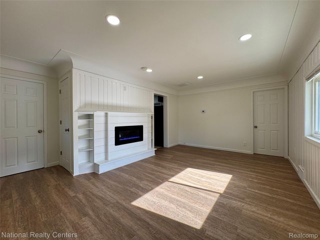 4915 Clarkston Road, Independence Charter Township, MI 48348