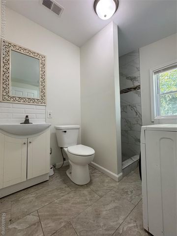 4915 Clarkston Road, Independence Charter Township, MI 48348