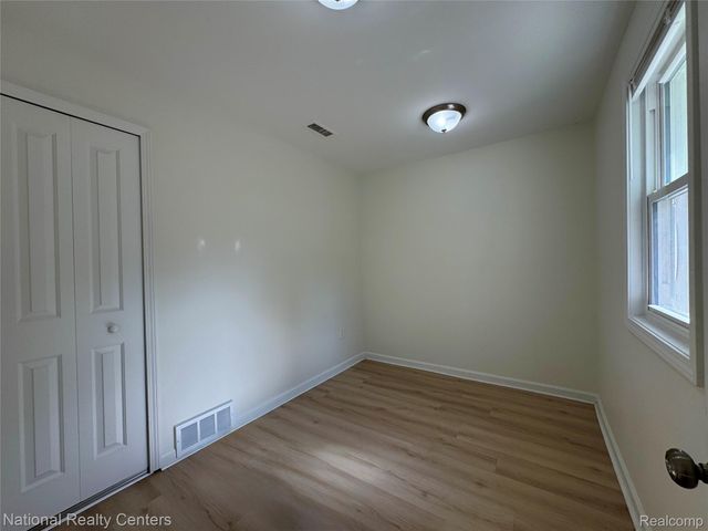 4915 Clarkston Road, Independence Charter Township, MI 48348