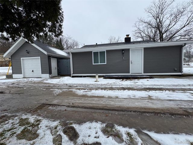 4915 Clarkston Road, Independence Charter Township, MI 48348