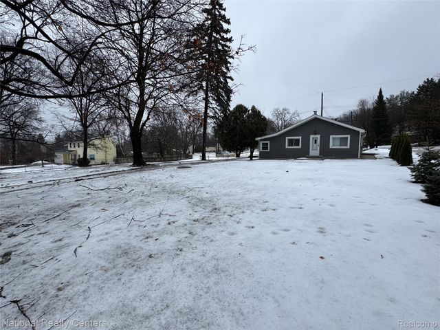 4915 Clarkston Road, Independence Charter Township, MI 48348