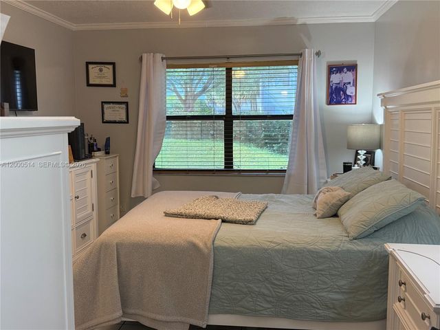 9716 Hammocks Blvd 101, Miami, FL 33196