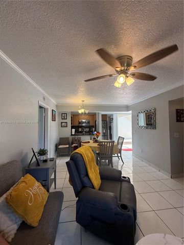 9716 Hammocks Blvd 101, Miami, FL 33196