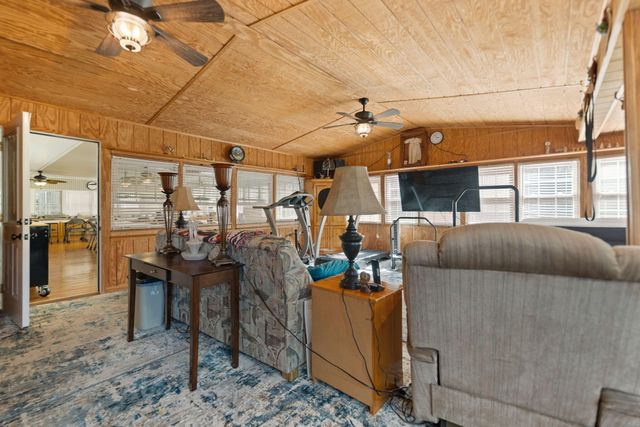 1429 Brush Creek Road, Clay City, KY 40312