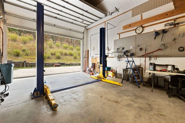 1429 Brush Creek Road, Clay City, KY 40312