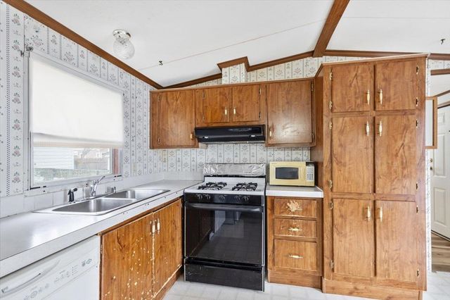 37 Avenue B, Burlington, VT 05408