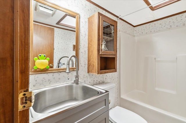 37 Avenue B, Burlington, VT 05408