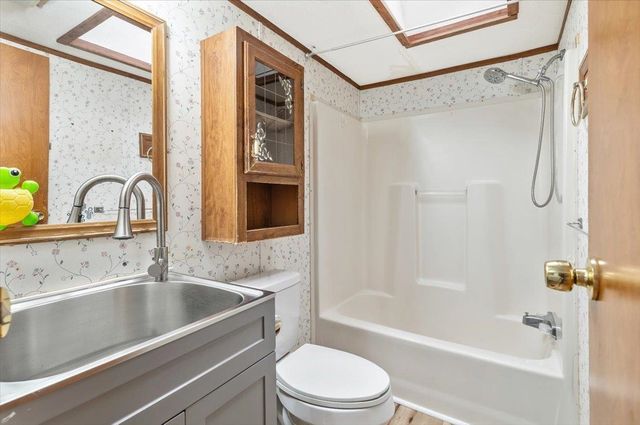 37 Avenue B, Burlington, VT 05408