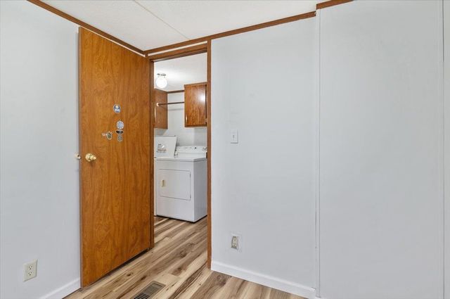 37 Avenue B, Burlington, VT 05408