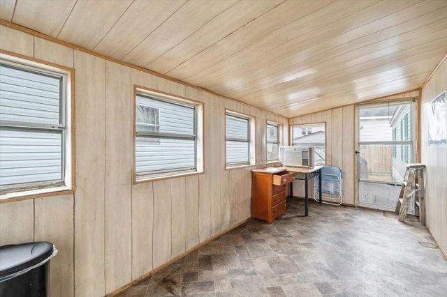 37 Avenue B, Burlington, VT 05408