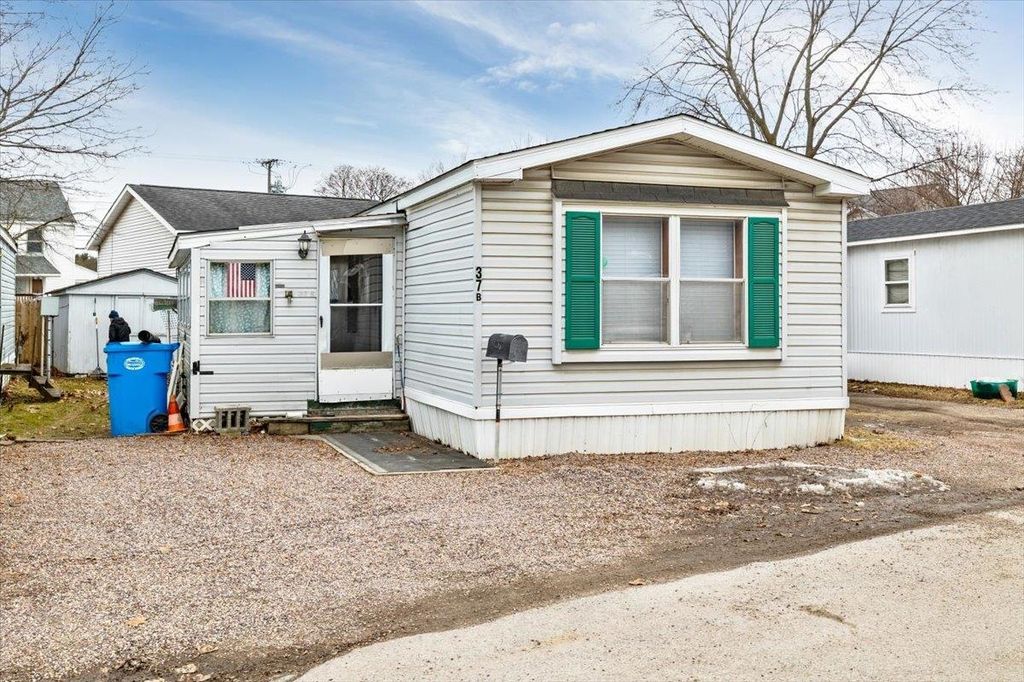 37 Avenue B, Burlington, VT 05408