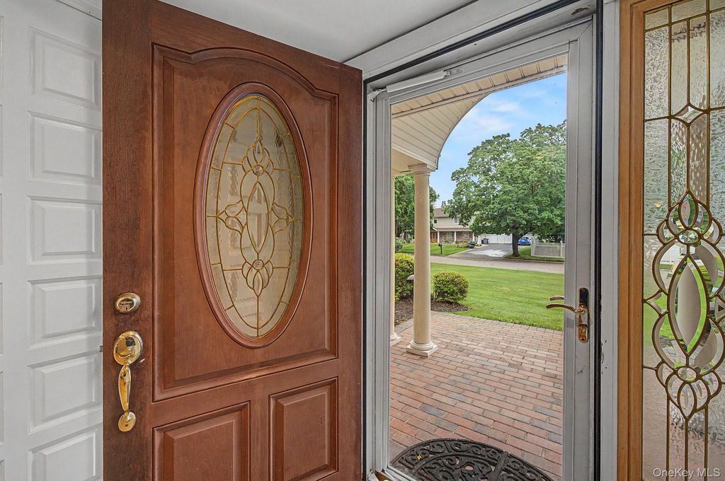 6 Field Daisy Lane, East Northport, NY 11731 — photo 4