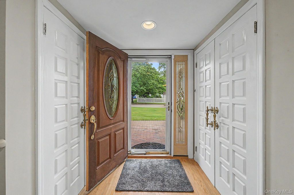 6 Field Daisy Lane, East Northport, NY 11731 — photo 5