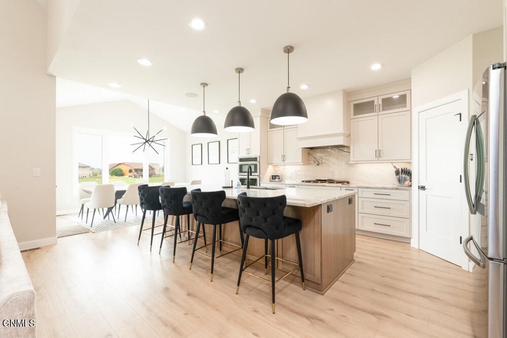 3305 Bay Shore Bend SE, Mandan, ND 58554 photo 10