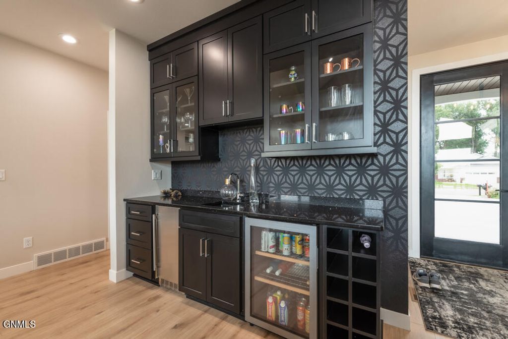 3305 Bay Shore Bend SE, Mandan, ND 58554 photo 20